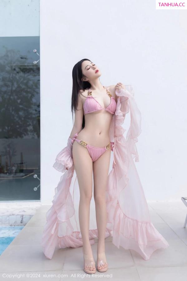 鱼子酱fish  [XiuRen]高清写真图 2024.01.05 No.7920 鱼子酱Fish 比基尼美腿第13张图片